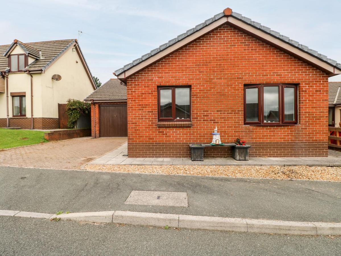 Vila 23 Charles Thomas Avenue Pembroke Dock Exteriér fotografie